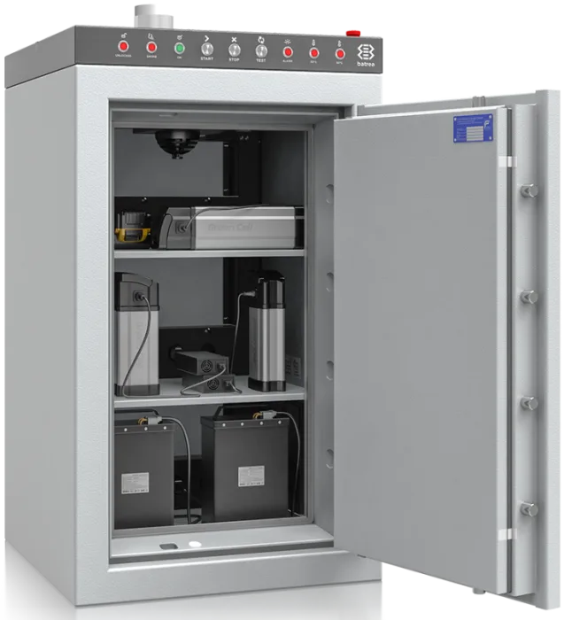batrea 2, Lagerschrank für Lithium-Ionen-Batterien mit drei Lagerebenen, geöffnet